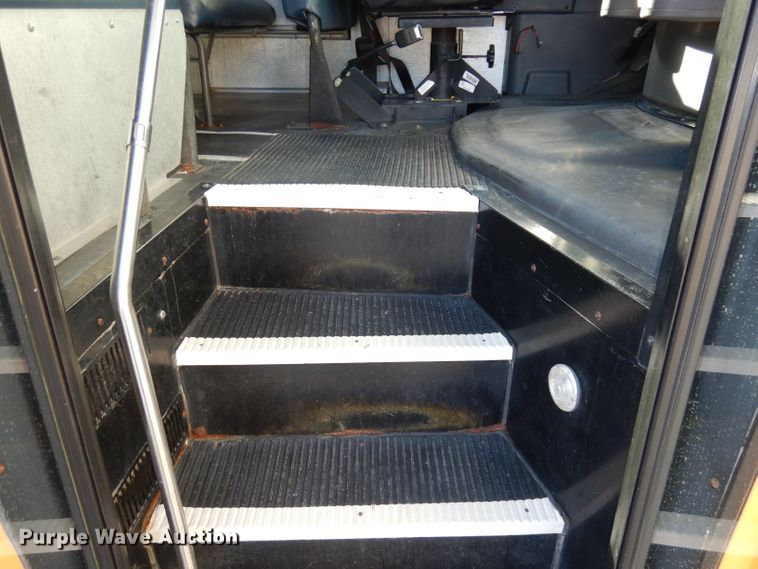 image for item DJ6860 2007 Freightliner Thomas  school bus