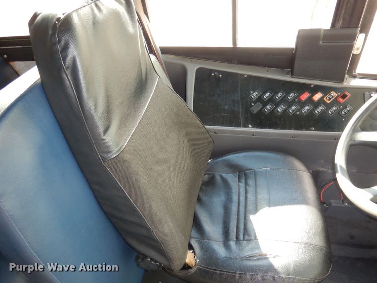 image for item DJ6860 2007 Freightliner Thomas  school bus