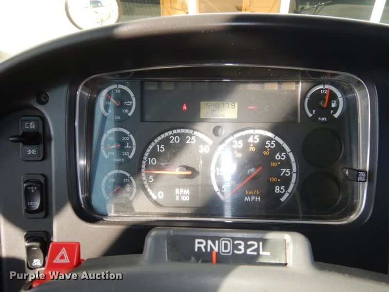 image for item DJ6860 2007 Freightliner Thomas  school bus