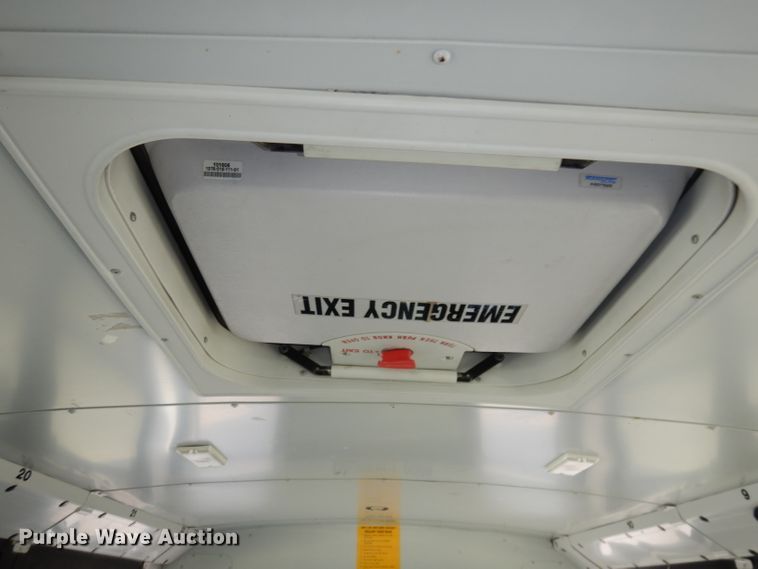 image for item DJ6860 2007 Freightliner Thomas  school bus