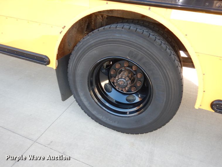 image for item DJ6860 2007 Freightliner Thomas  school bus