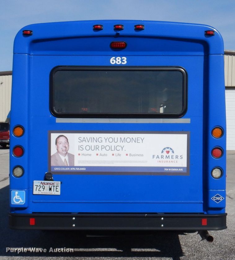 image for item DY9573 2015 Ford Econoline E450 Super Duty  shuttle bus