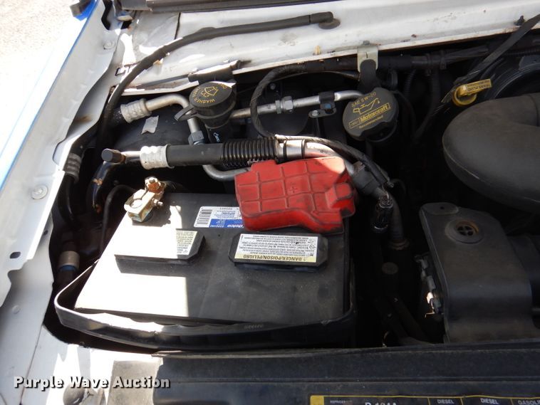 image for item DY9573 2015 Ford Econoline E450 Super Duty  shuttle bus