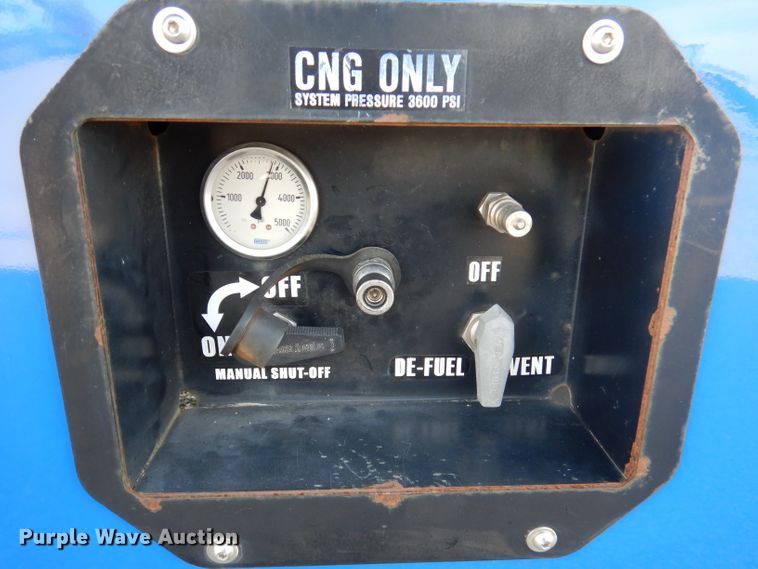 image for item DY9573 2015 Ford Econoline E450 Super Duty  shuttle bus