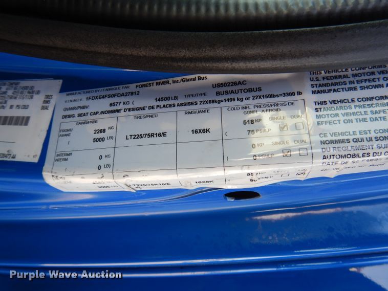 image for item DY9573 2015 Ford Econoline E450 Super Duty  shuttle bus