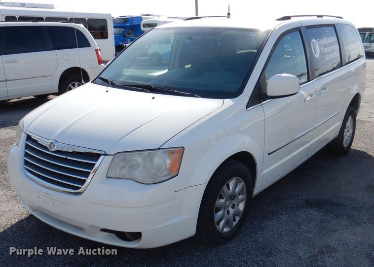 image for item DY9574 2010 Chrysler Town & Country  handicap accessible van