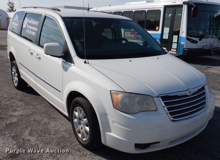 image for item DY9574 2010 Chrysler Town & Country  handicap accessible van