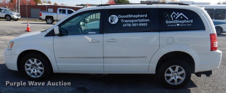 image for item DY9574 2010 Chrysler Town & Country  handicap accessible van
