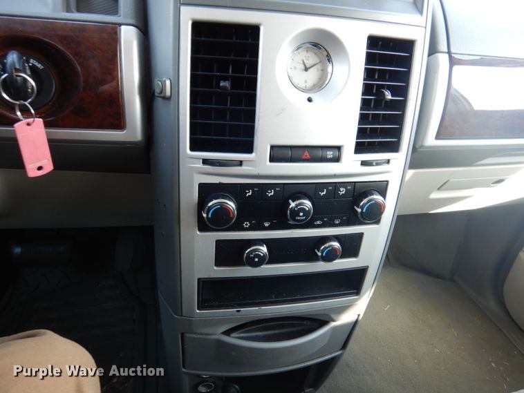 image for item DY9574 2010 Chrysler Town & Country  handicap accessible van