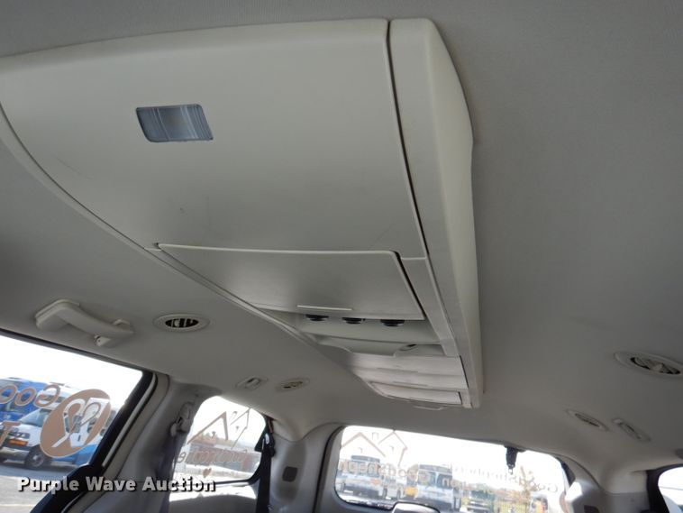 image for item DY9574 2010 Chrysler Town & Country  handicap accessible van