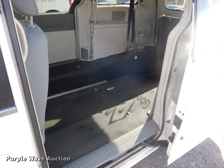 image for item DY9574 2010 Chrysler Town & Country  handicap accessible van