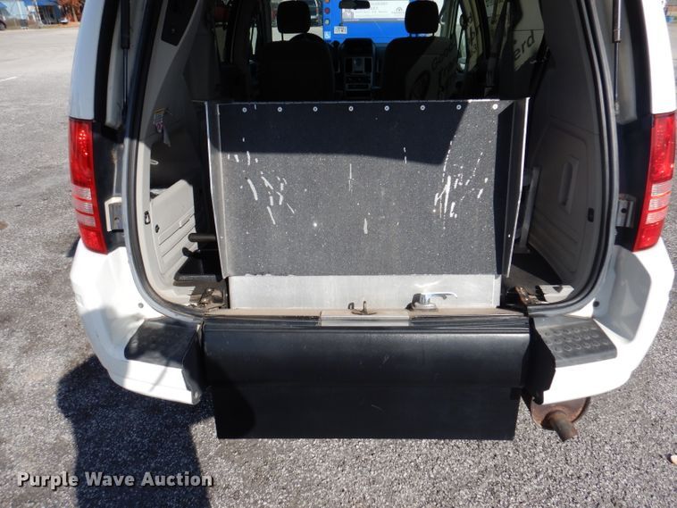 image for item DY9574 2010 Chrysler Town & Country  handicap accessible van