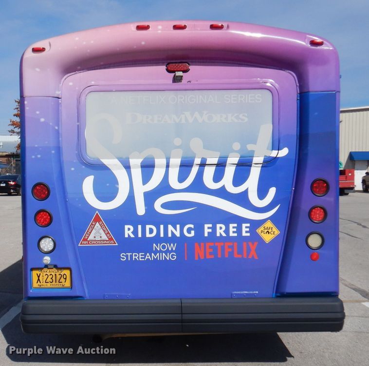 image for item DY9576 2010 Chevrolet Express G4500  shuttle bus