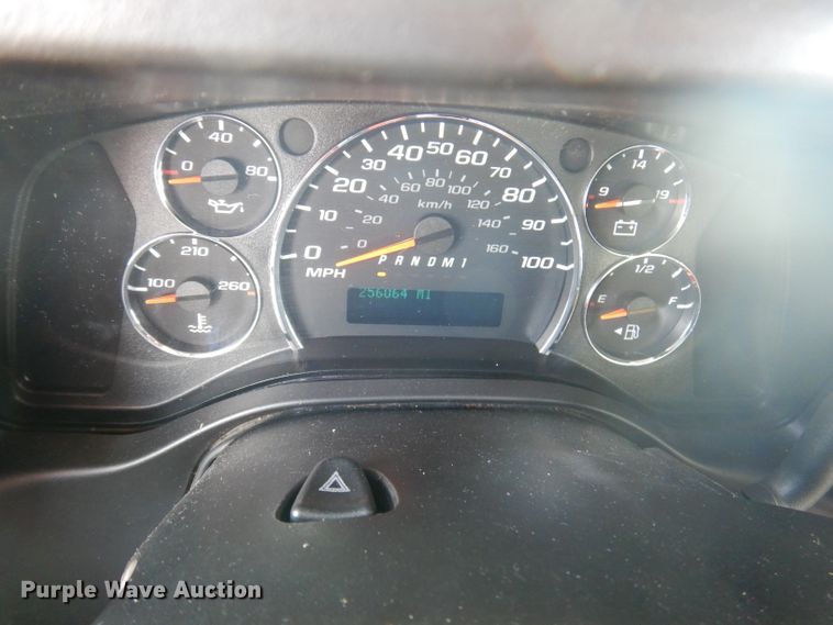 image for item DY9576 2010 Chevrolet Express G4500  shuttle bus