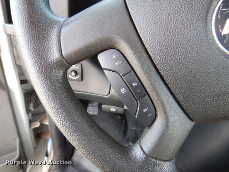 image for item DY9576 2010 Chevrolet Express G4500  shuttle bus