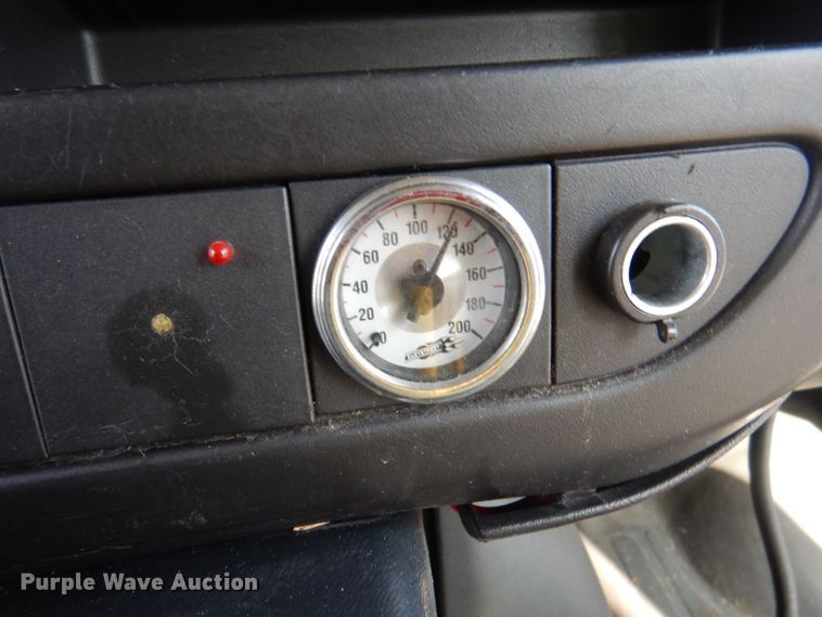 image for item DY9576 2010 Chevrolet Express G4500  shuttle bus