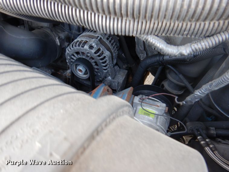 image for item DY9576 2010 Chevrolet Express G4500  shuttle bus