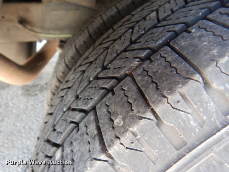 image for item DY9576 2010 Chevrolet Express G4500  shuttle bus