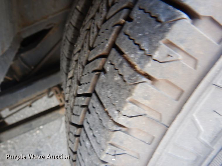 image for item DY9576 2010 Chevrolet Express G4500  shuttle bus