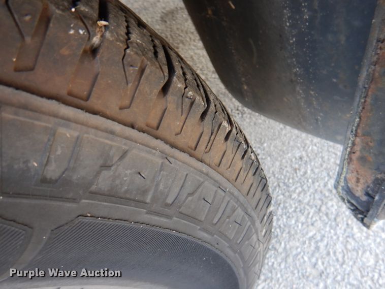 image for item DY9576 2010 Chevrolet Express G4500  shuttle bus