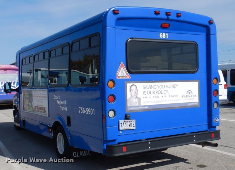 image for item DY9577 2015 Ford Econoline E450 Super Duty  shuttle bus