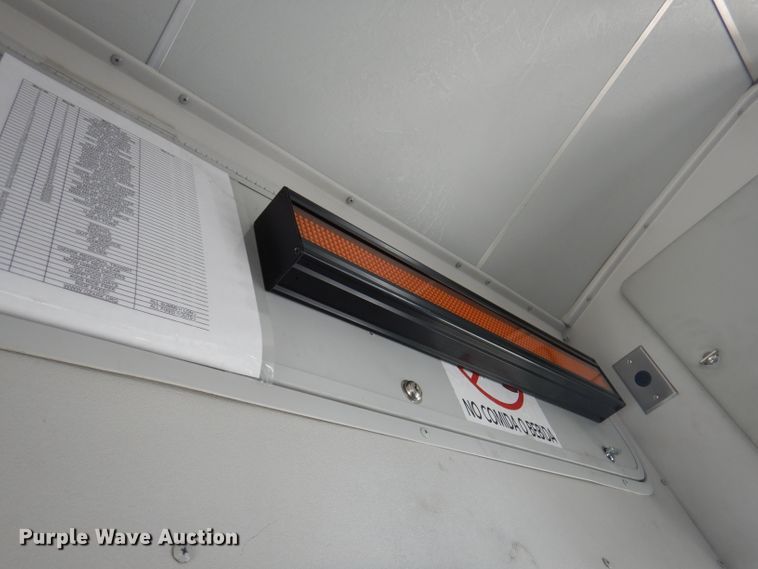 image for item DY9577 2015 Ford Econoline E450 Super Duty  shuttle bus