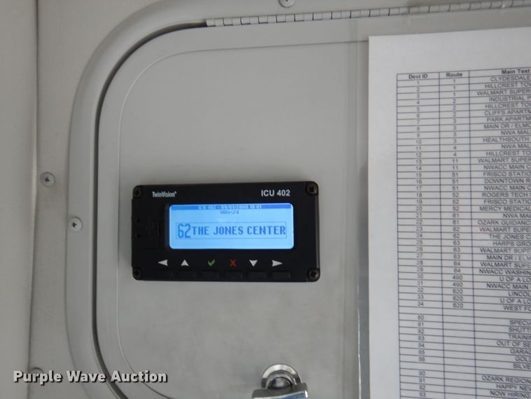 image for item DY9577 2015 Ford Econoline E450 Super Duty  shuttle bus