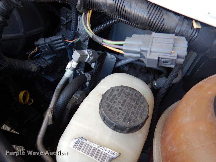 image for item DY9577 2015 Ford Econoline E450 Super Duty  shuttle bus