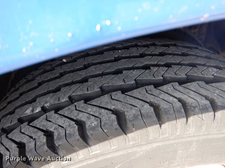 image for item DY9577 2015 Ford Econoline E450 Super Duty  shuttle bus