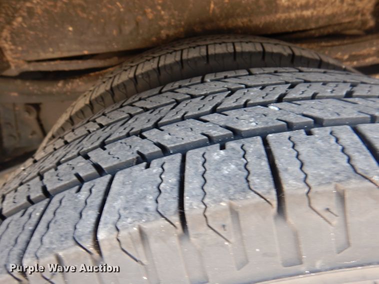 image for item DY9577 2015 Ford Econoline E450 Super Duty  shuttle bus