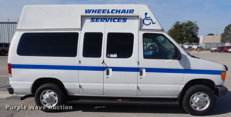 image for item DY9578 2006 Ford E250  handicap accessible van