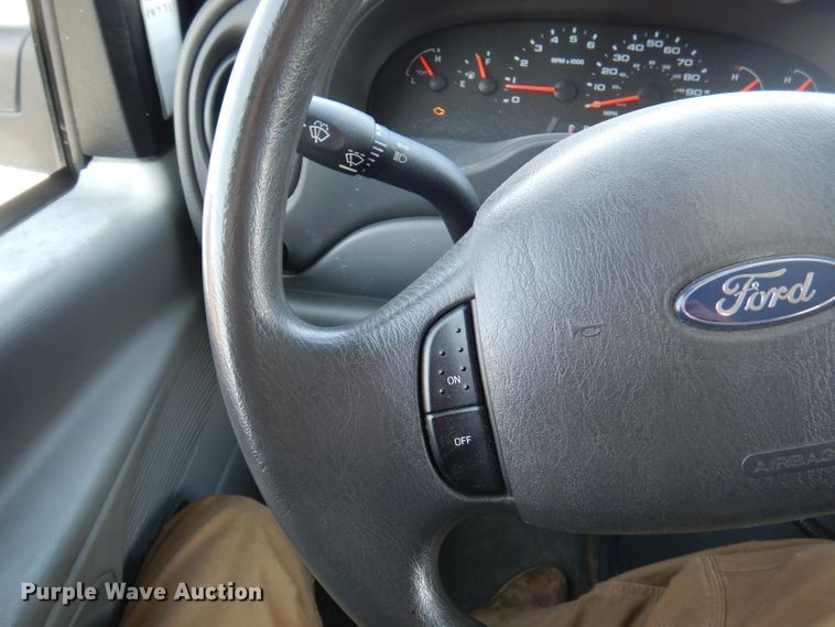 image for item DY9578 2006 Ford E250  handicap accessible van