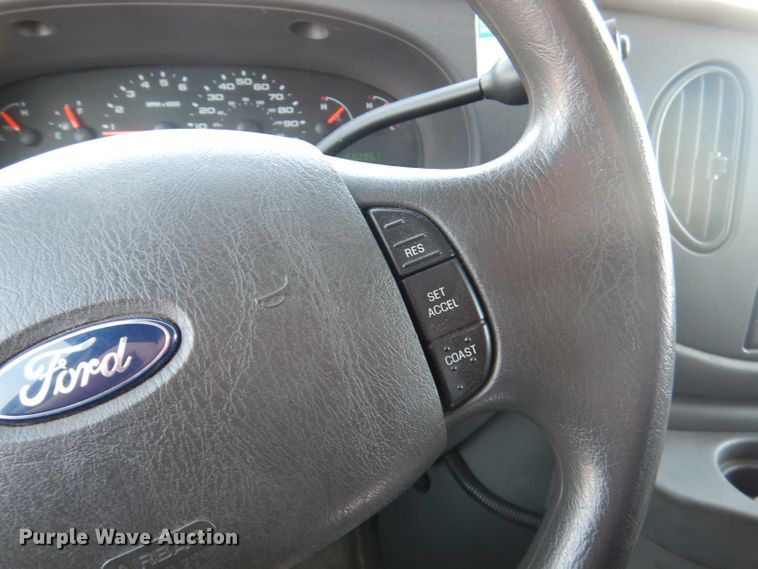 image for item DY9578 2006 Ford E250  handicap accessible van