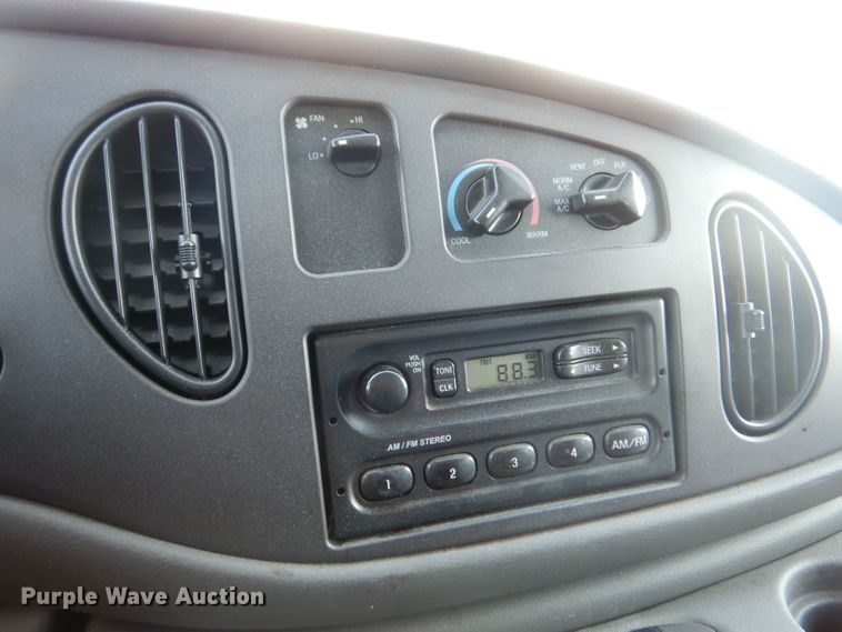 image for item DY9578 2006 Ford E250  handicap accessible van