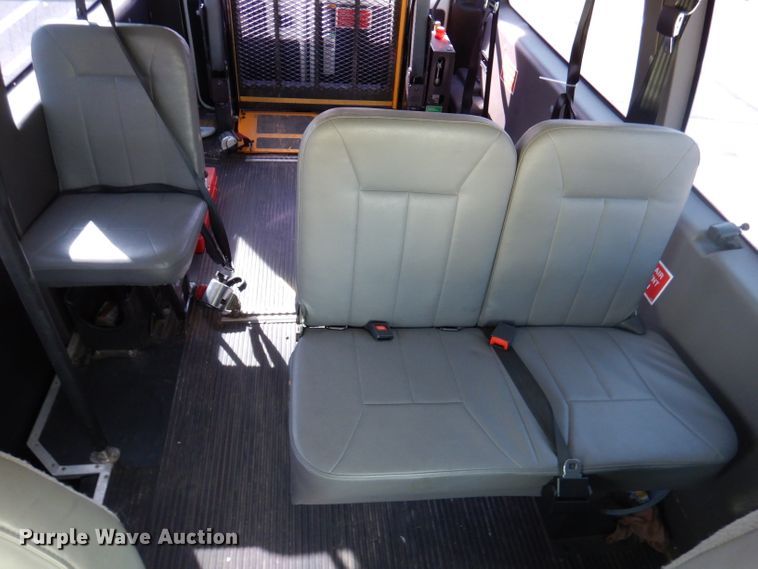 image for item DY9578 2006 Ford E250  handicap accessible van