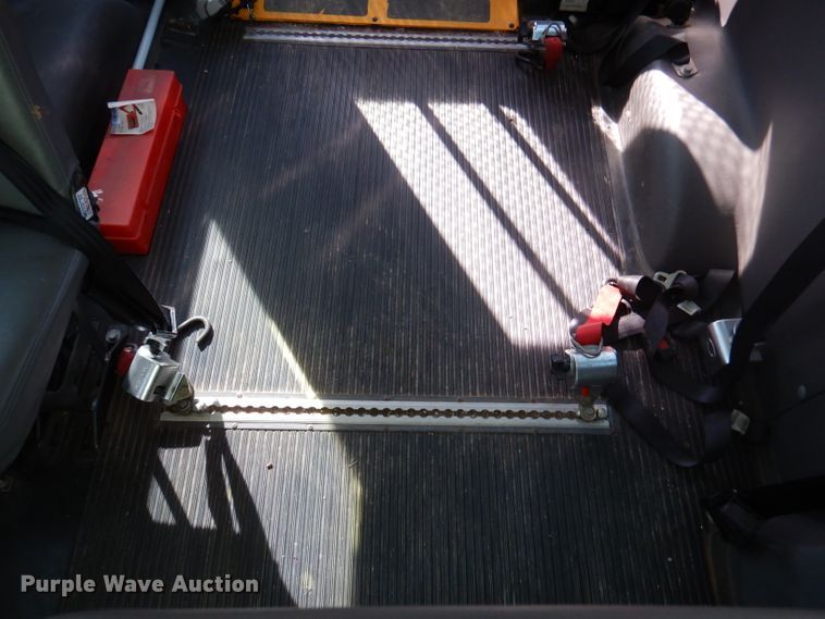 image for item DY9578 2006 Ford E250  handicap accessible van