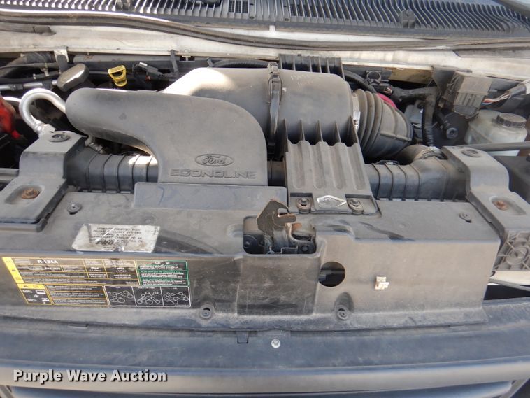 image for item DY9578 2006 Ford E250  handicap accessible van