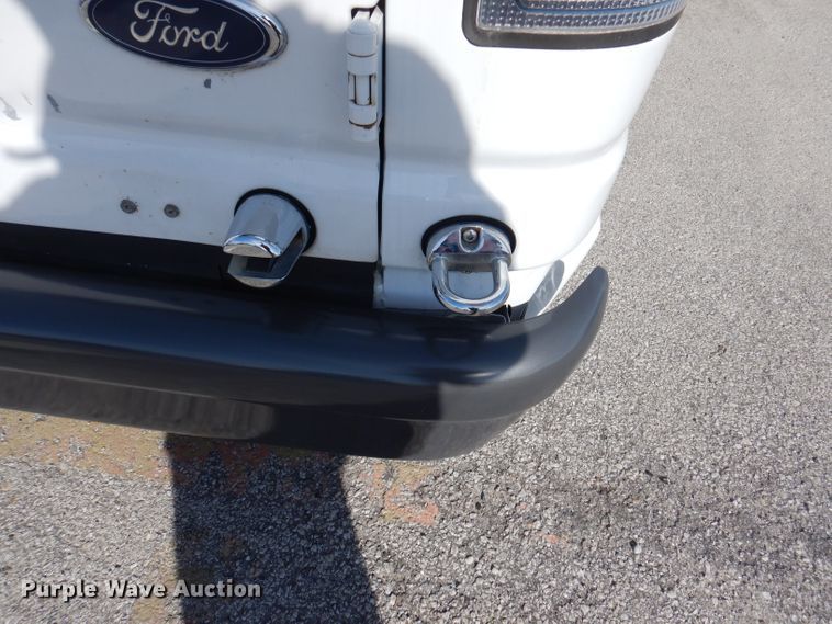 image for item DY9578 2006 Ford E250  handicap accessible van