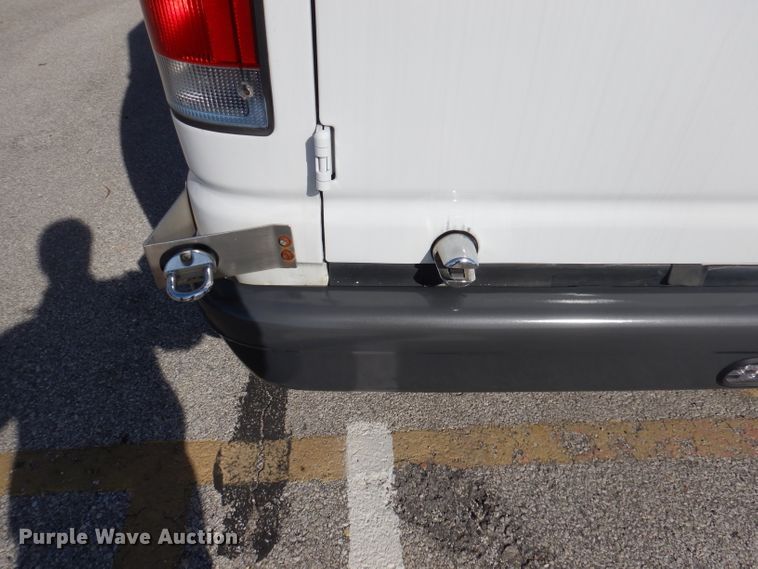 image for item DY9578 2006 Ford E250  handicap accessible van
