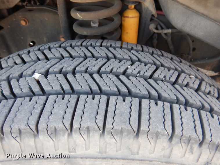 image for item DY9578 2006 Ford E250  handicap accessible van