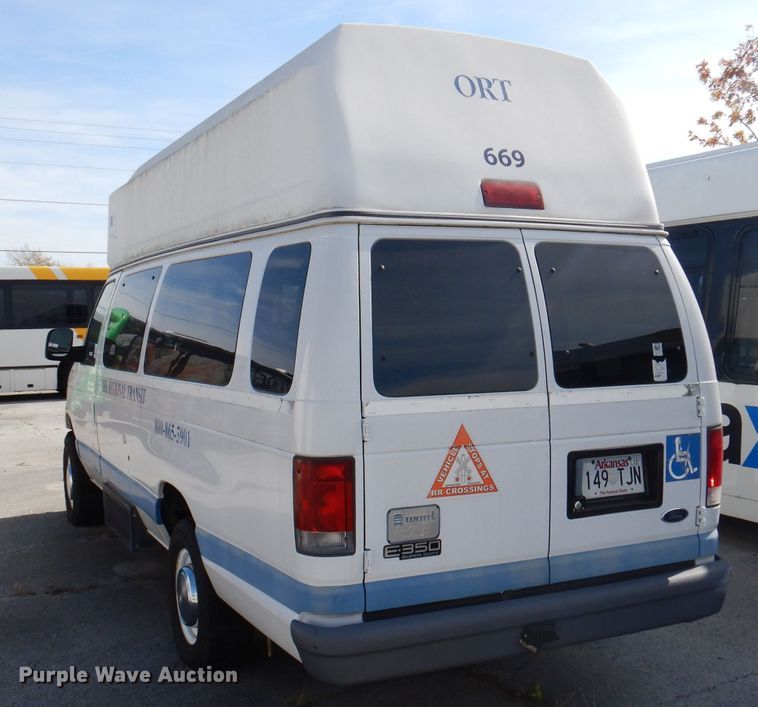 image for item DY9580 2004 Ford E350 Super Duty  handicap accessible van