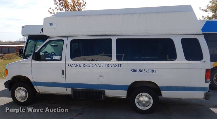 image for item DY9580 2004 Ford E350 Super Duty  handicap accessible van