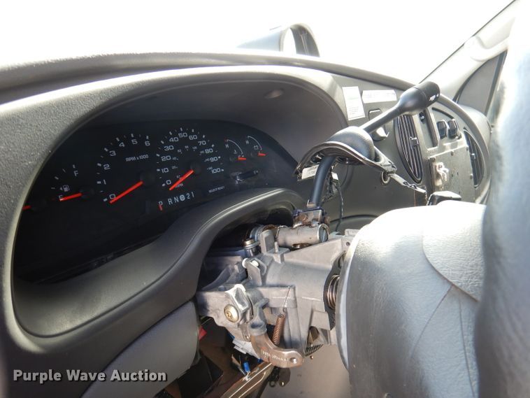 image for item DY9580 2004 Ford E350 Super Duty  handicap accessible van