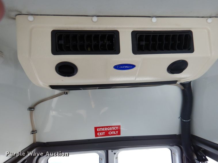 image for item DY9580 2004 Ford E350 Super Duty  handicap accessible van
