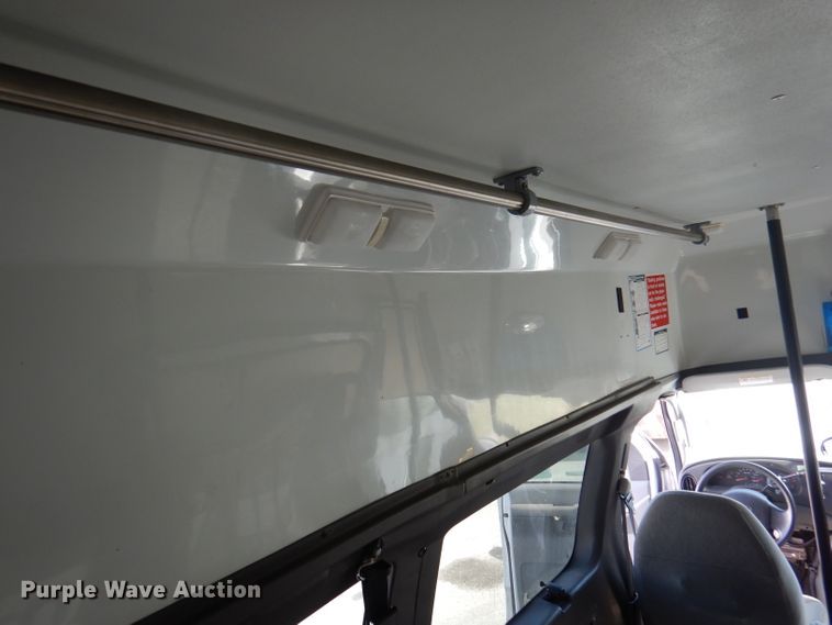 image for item DY9580 2004 Ford E350 Super Duty  handicap accessible van
