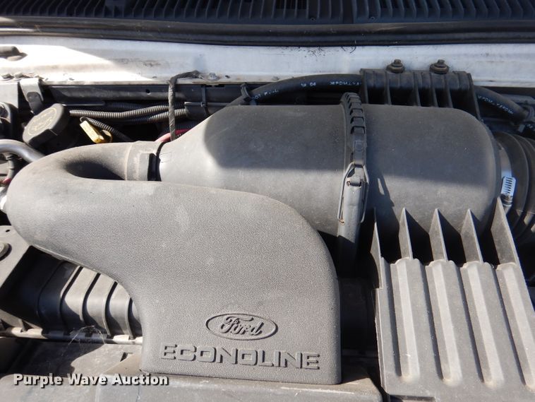 image for item DY9580 2004 Ford E350 Super Duty  handicap accessible van