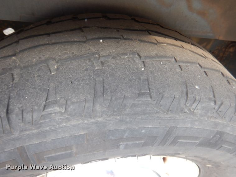 image for item DY9580 2004 Ford E350 Super Duty  handicap accessible van