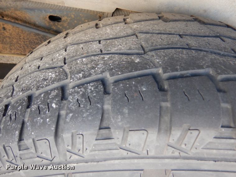 image for item DY9580 2004 Ford E350 Super Duty  handicap accessible van