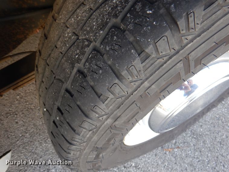 image for item DY9580 2004 Ford E350 Super Duty  handicap accessible van