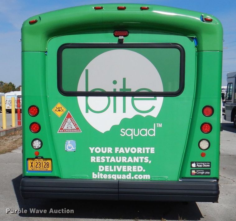 image for item DY9581 2010 Chevrolet Express G4500  shuttle bus